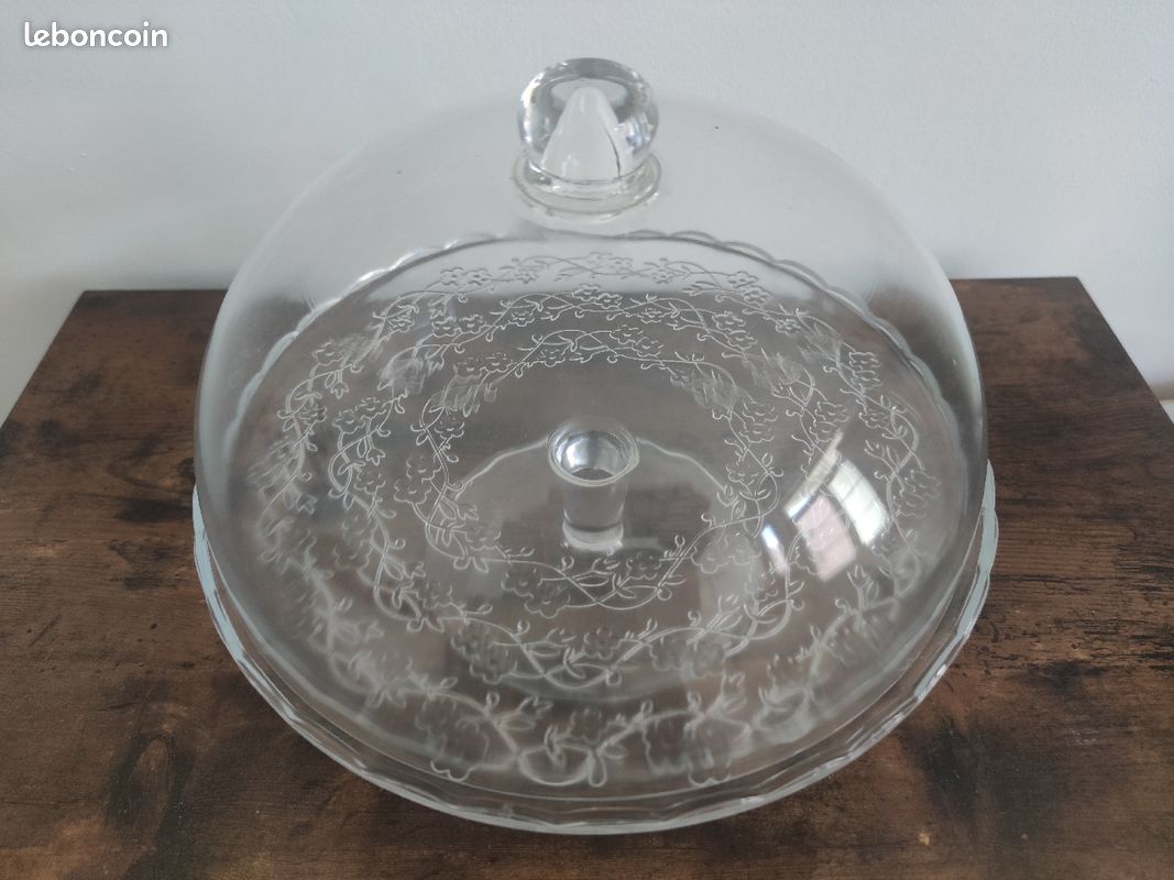 Cloche à gâteaux en verre (image 1)