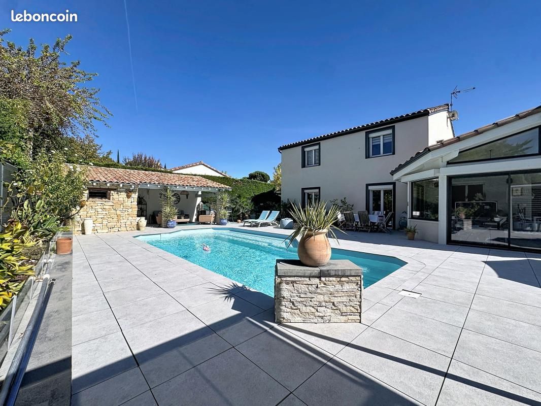 Maison 9 pièces 193 m² · à Saint-Jean · 193 m² · 656 000 €
