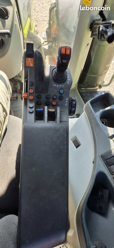 Claas Arion 650 CIS + (image 11)