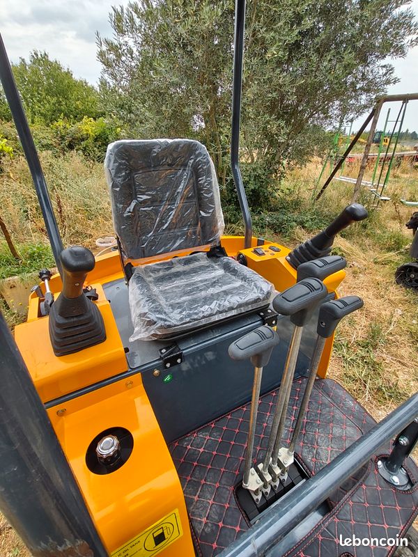 Mini pelle VICSEC VC15D 1.5 tonne NEUVE DISPO TOUT DE SUITE (image 3)
