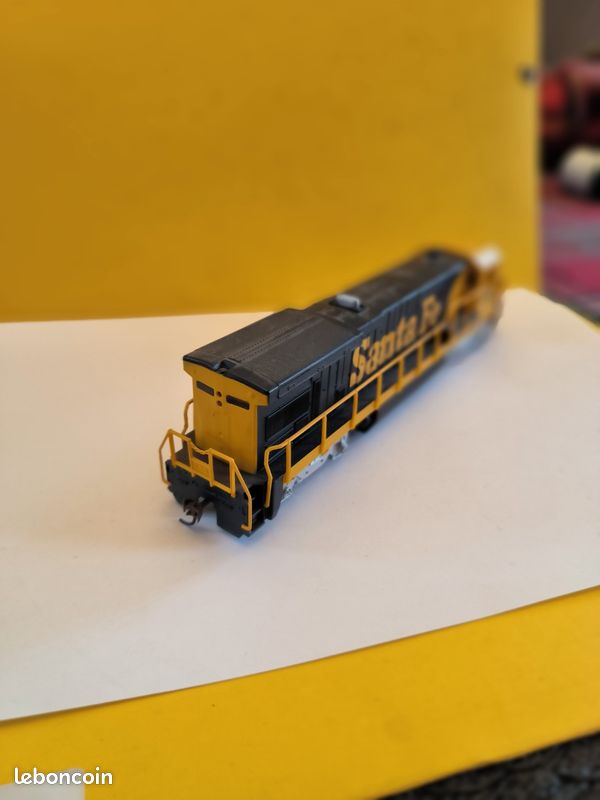 TYCO USA DIESEL F9 Lokomotive mit 4 x Personenwagen H0 (Neu (gemäss Beschreibung)) in Winterthur