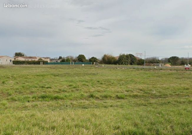 Terrain 1 000 m² Les Gonds