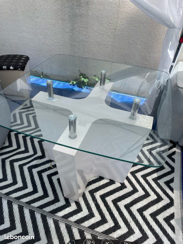 Table (image 1)