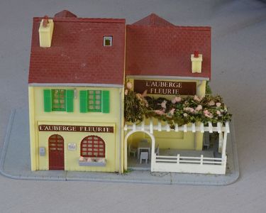 MKD HO REF. 666 Maquette Une Grange + 3 bâtiments annexes EUR 25,00