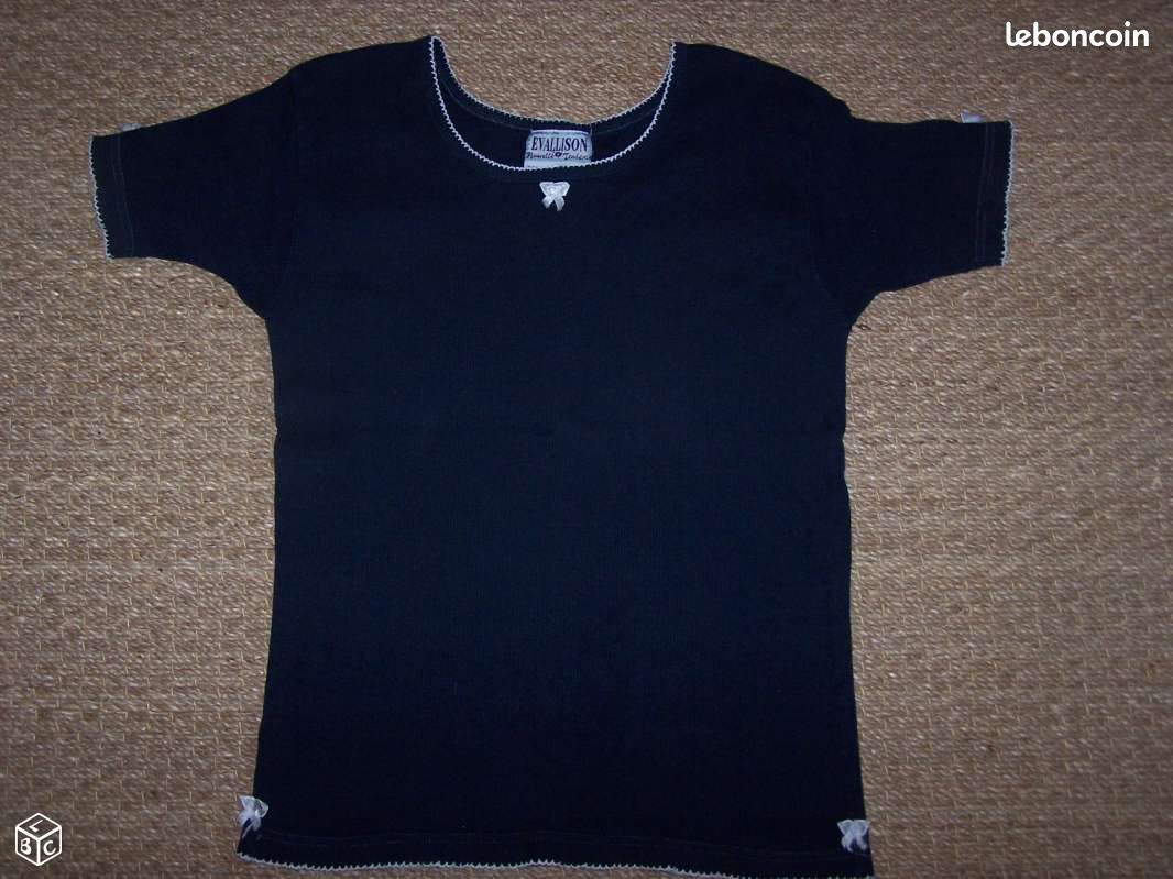 T-shirt bleu marine Taille 40 (image 1)