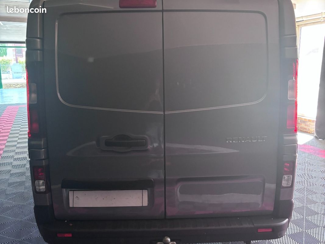 Renault trafic fourgon gn l2h1 1200 kg dci 145 energy e6 confort (image 4)