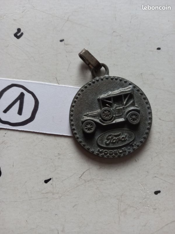 Ancien petit porte clé clef collection mécanique automobile ancienne Ford métal Vintage années 60 - Collection