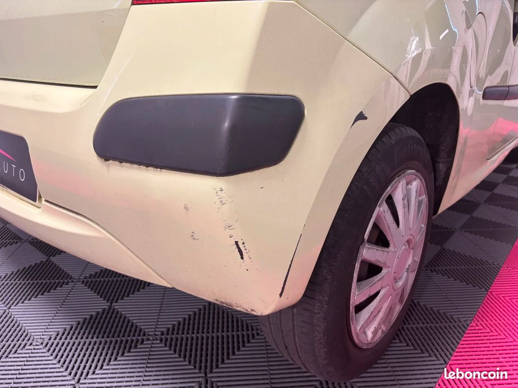 RENAULT TWINGO II 1.2 60 eco2 (image 28)