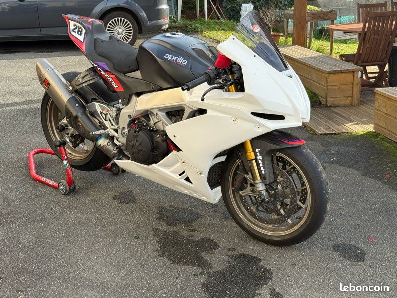 Aprilia RSV4 1100 2019 (image 1)