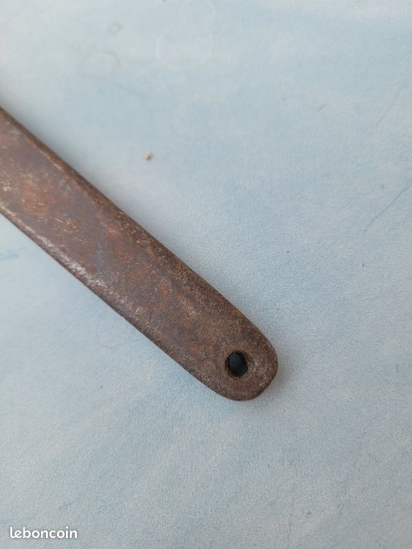 Outil Clée à molette ancienne (image 5)