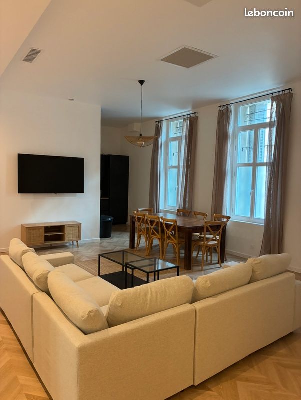 Appartement 8 pièces 160 m² · à Marseille · 160 m² · 3 990 €/mois