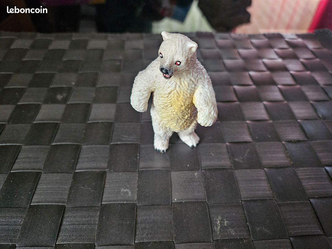 Jeu jouet figurine animal - ours polaire en plastique dur (image 3)