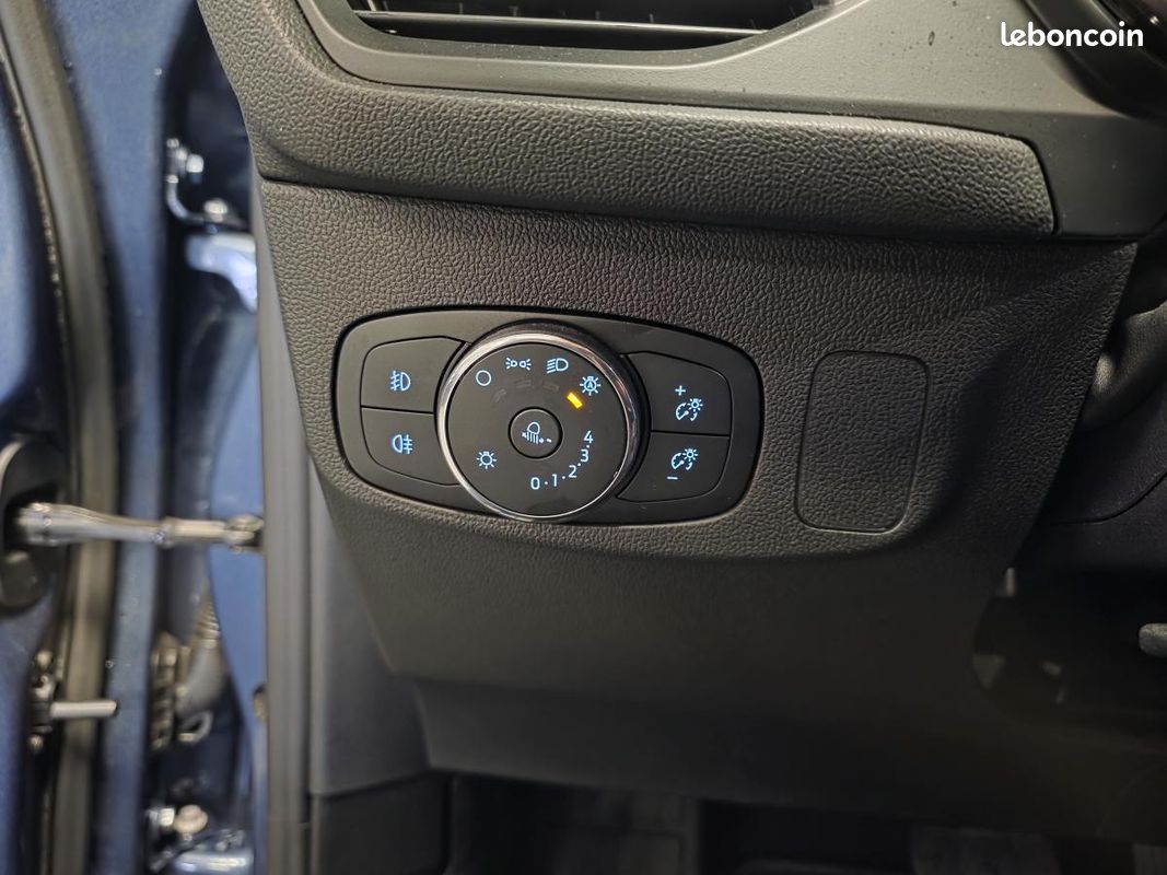 FORD FOCUS 1.0 EcoBoost mHEV - 155 - BV PowerShift ST Line (image 30)