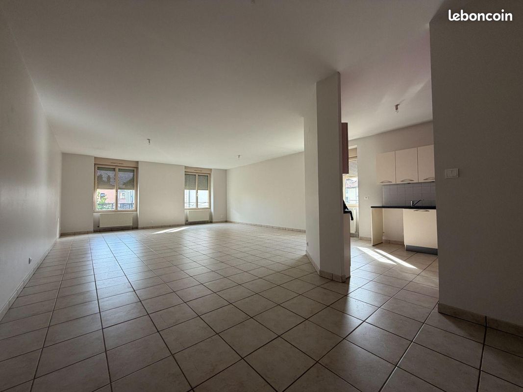Appartement 5 pièces 117 m² · à Mâcon · 117 m² · 890 €/mois