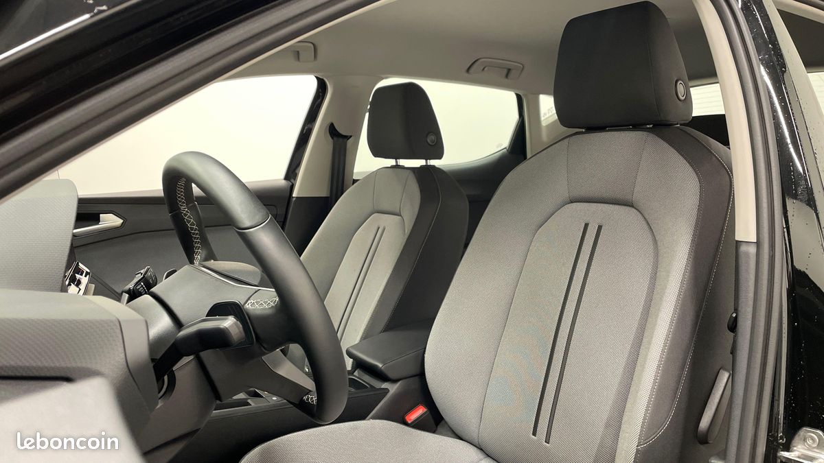SEAT Leon 1.5 eTSI Hybrid 115 DSG7 Copa (image 9)