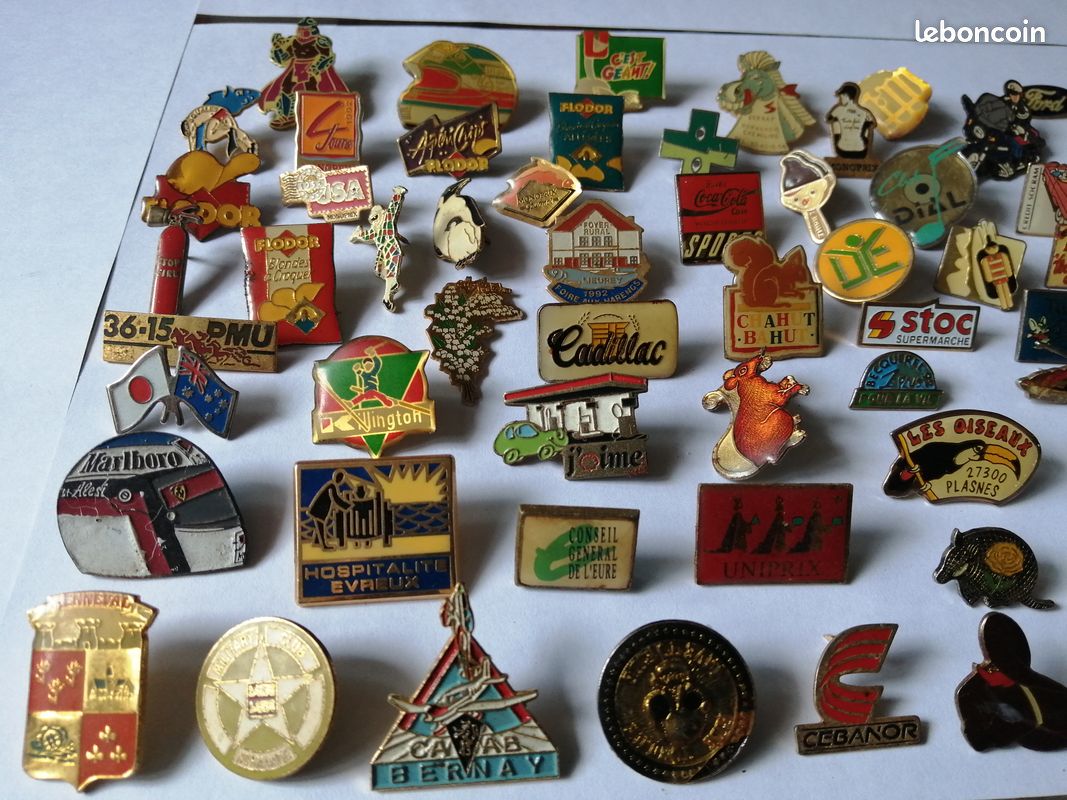 Lots de 72 pin's de divers modèles (image 2)