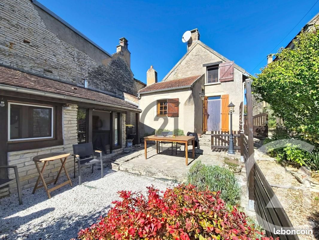 Maison 4 pièces 73 m² · à Môlay · 73 m² · 98 000 €