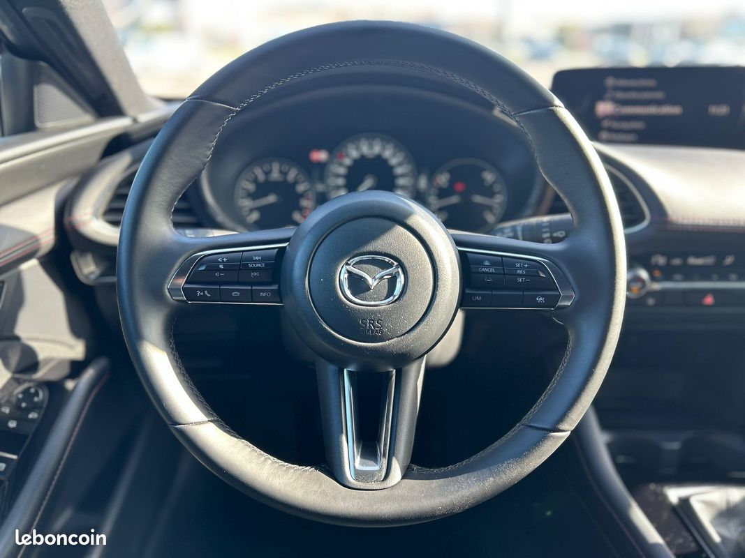MAZDA Mazda3 5 portes 2.5L e-SKYACTIV-G M Hybrid 140 ch BVM6 Homura (image 11)