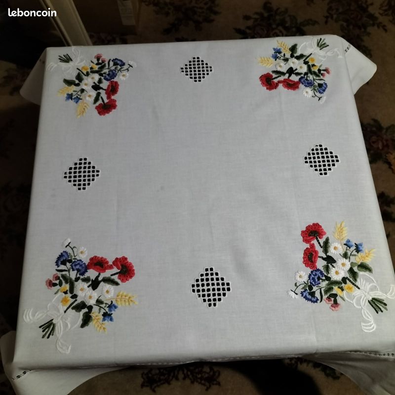 Nappe Brodée Ancienne Italienne - 90x90 Cm, Couleur Crème, Coton, Neuve Avec étiquettes