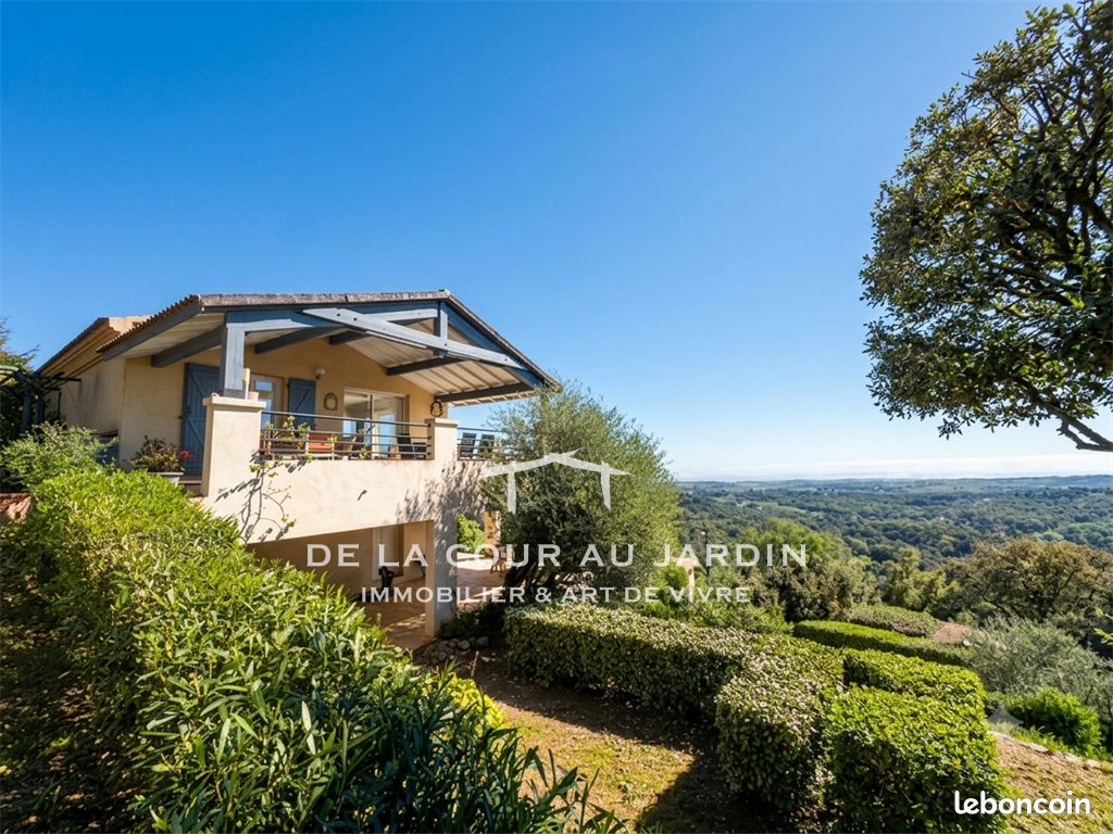 Maison 8 pièces 236 m² · à Chiatra · 236 m² · 848 000 €