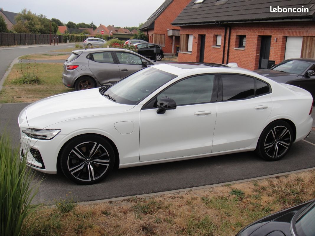 VOLVO S60 T8 Twin Engine 303 + 87ch R-Design Geartronic 8 (image 7)