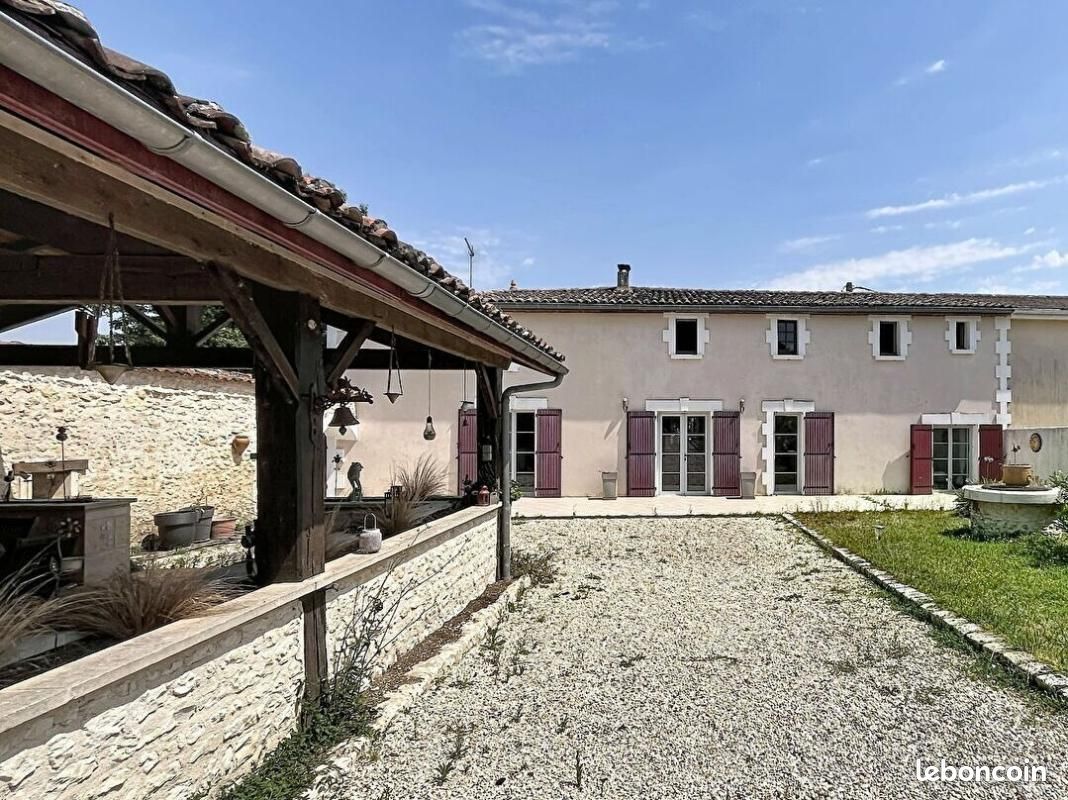 Maison 7 pièces 267 m² · à Montendre · 267 m² · 414 000 €