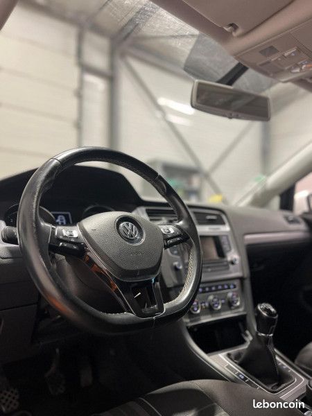 Volkswagen GOLF VII 1.6 TDI 110CH BLUEMOTION TECHNOLOGY FAP LOUNGE 5P (image 6)