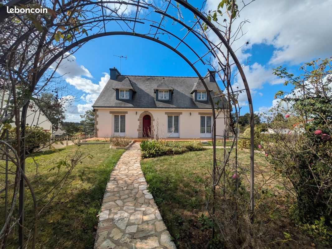 Maison 5 pièces 150 m² · à Séglien · 150 m² · 228 822 €