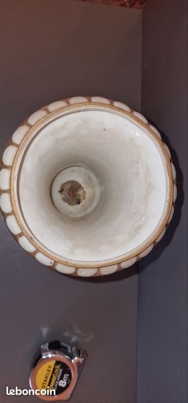 Ancien vase porcelaine, motif floral et tête de Cygne, Verrerie Au Pere Fragile, Avallon (image 7)