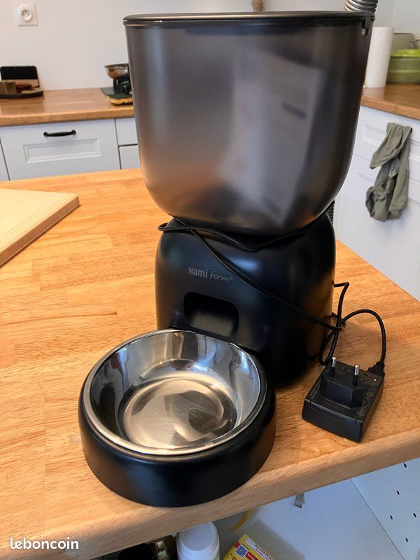 Fontaine et distributeur de croquettes pour Chat (image 2)