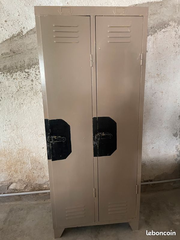 Vestiaire industriel (image 1)