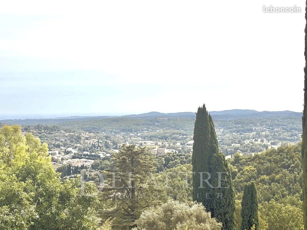 Maison 4 pièces 55 m² · à Châteauneuf-Grasse · 55 m² · 255 000 €