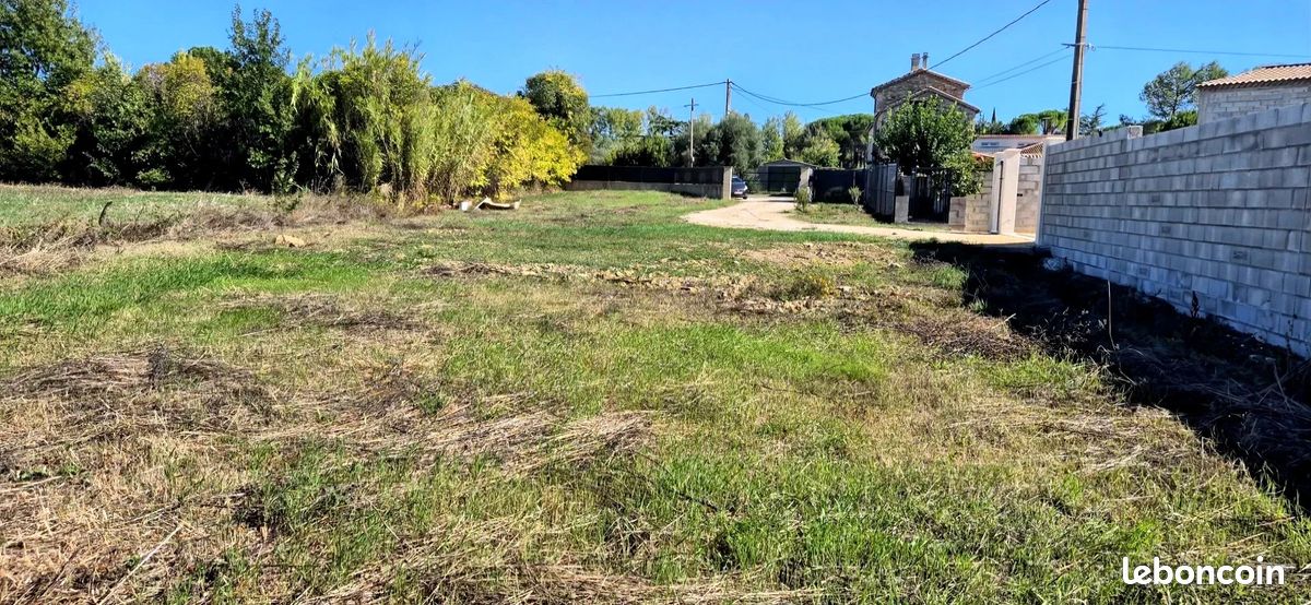 Terrain 1063 m² · à Saint-Hilaire-de-Brethmas · 1 063 m² · 89 000 €