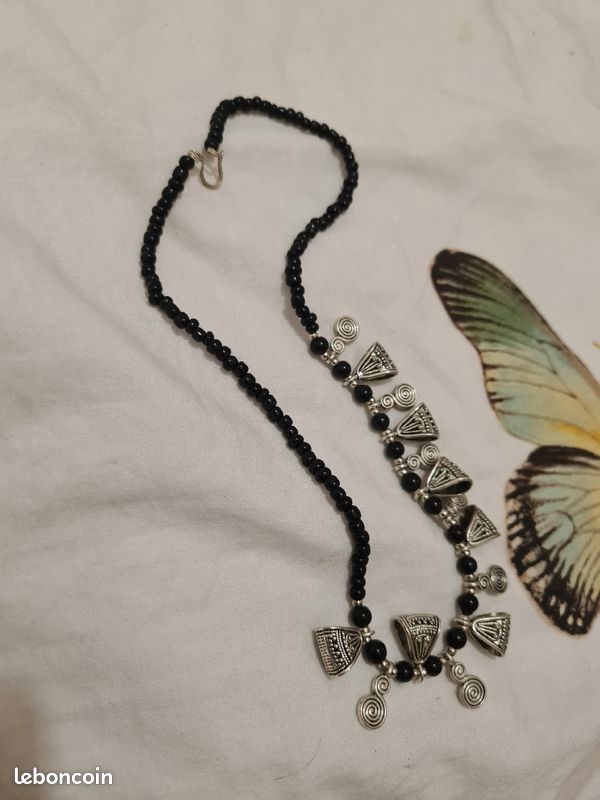 Vente collier perles (image 1)