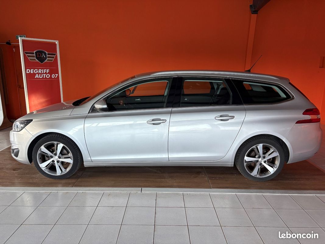 PEUGEOT 308 SW 1.2 PureTech 130ch SS BVM6 Féline (image 2)