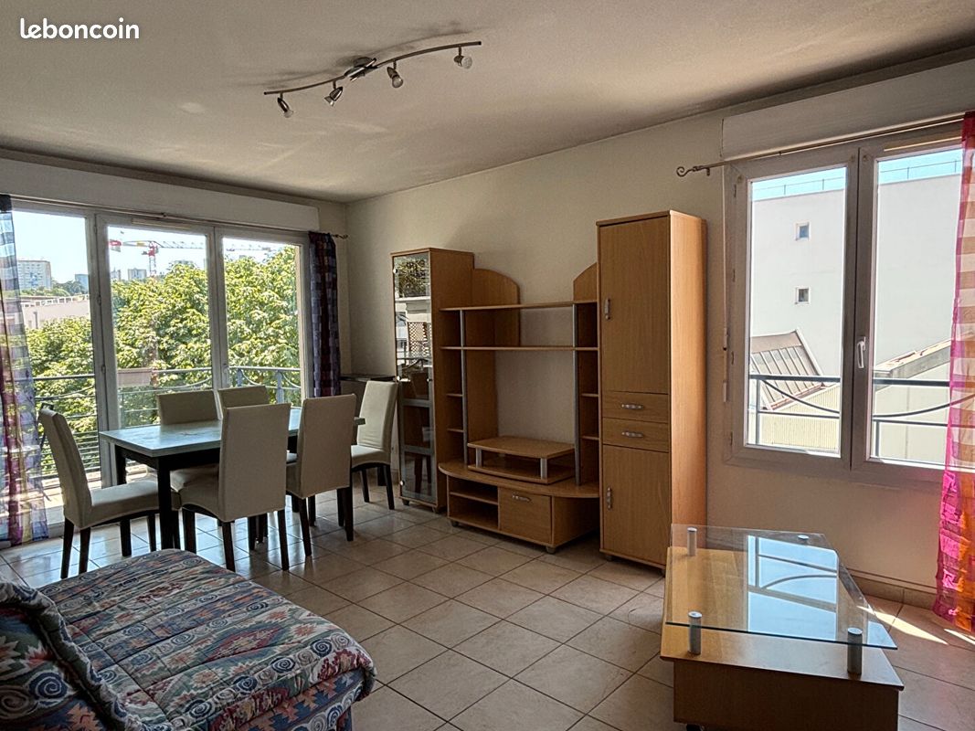 Appartement 3 pièces 55 m² · à Lyon · 55 m² · 1 052 €