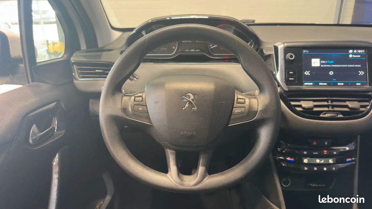 Peugeot 208 1.6 HDi 75ch Active - Carplay - Régulateur de vitesse - Idéal jeune permis (image 9)
