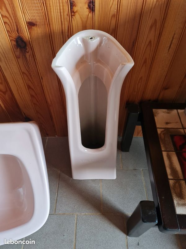 Lavabo sur colonne rose (image 3)