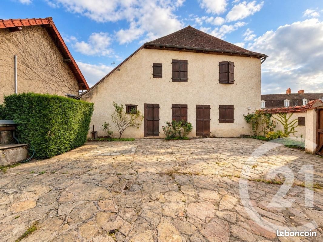 Maison 4 pièces 117 m² · à Chevagnes · 117 m² · 110 000 €