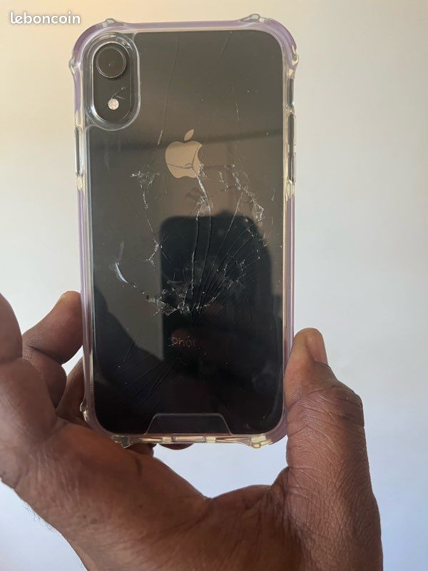 Je vends mon iPhone XR très bon état je me sert plus car j’ai eu un nôtre iPhone ma fille m’a offert (image 3)
