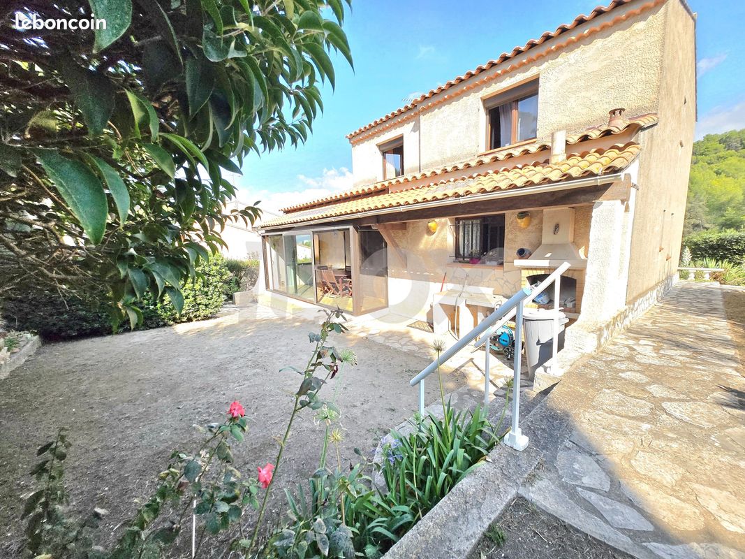 Maison 6 pièces 164 m² · à La Seyne-sur-Mer · 164 m² · 459 000 €