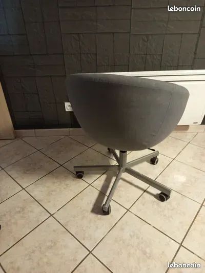 Chaise de bureau avec roulettes (image 3)
