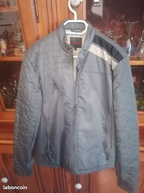 Très beau blouson très mode (image 1)