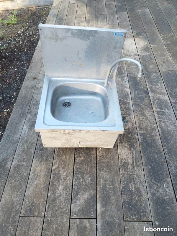 Lavabo inox avec commande fémoral (image 1)