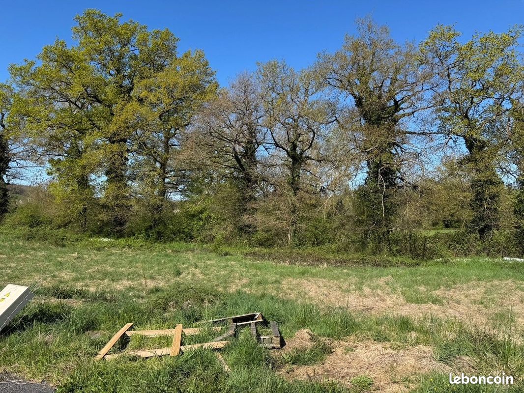 Terrain 649 m² · à Montrozier · 649 m² · 56 500 €