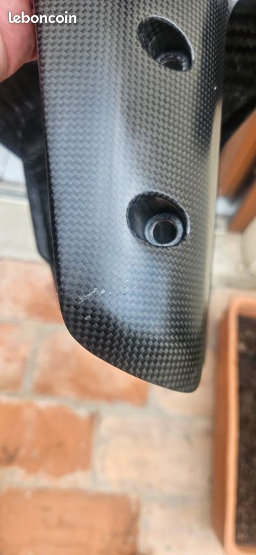 Garde boue carbone multistrada v4 (image 3)
