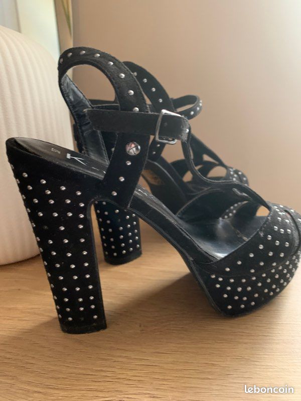 Talons Hauts Noirs à Pois - Chaussures Femme Occasion, Talon Haut (7.6-10 Cm)