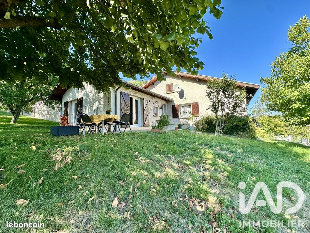 Maison 5 pièces 104 m² · à Chirens · 104 m² · 295 000 €