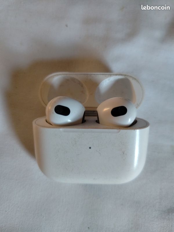 Air pod 1 (image 2)