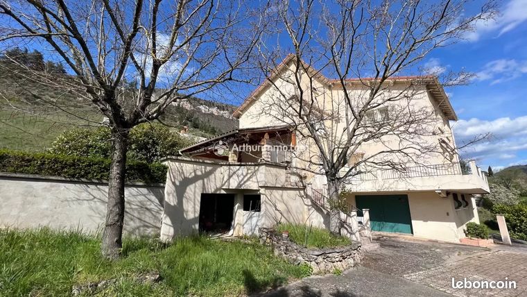 Maison 7 pièces 160 m²
